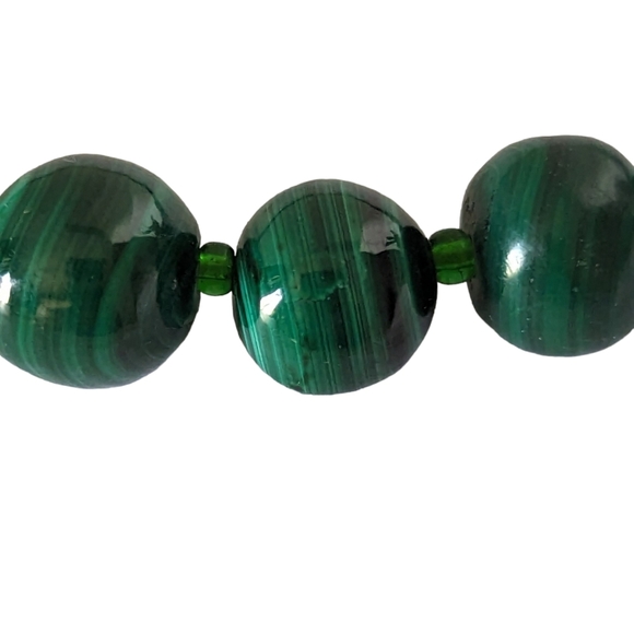 Vintage Estate Graduated Malachite Beaded Necklace 20" - Picture 6 of 8